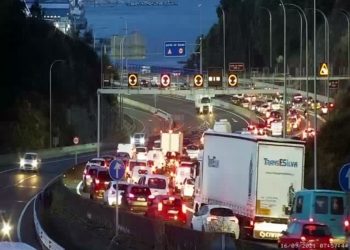 Un accidente colapsa el puente de Rande