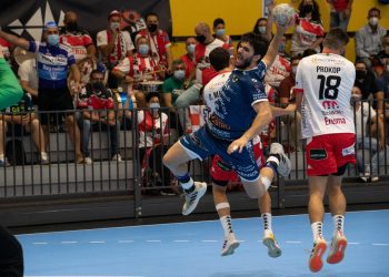 Patotski amarga el inicio liguero del Cangas