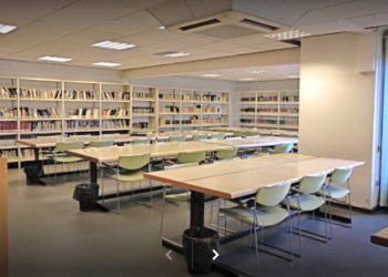 Marea de Vigo denuncia o peche da biblioteca de Afundación no Calvario