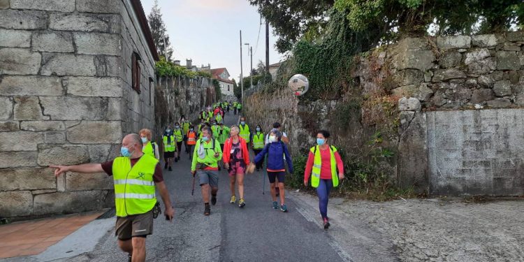 Medio centenar de peregrinos parten dende Gondomar para cubrir o Camiño de Santiago por etapas