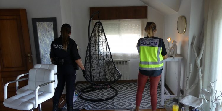 Cinco detenidos en Vigo por la explotación sexual de mujeres en chalets de lujo