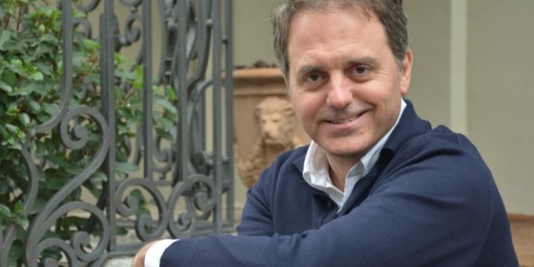 El vigués Domingo Villar regresa a las librerías con «Algunos cuentos completos»
