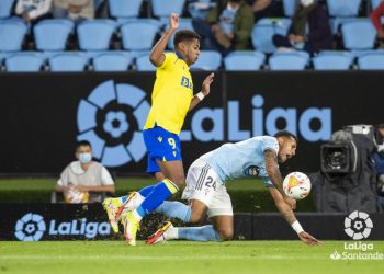 El Celta se hunde ante el Cádiz y desata las alarmas