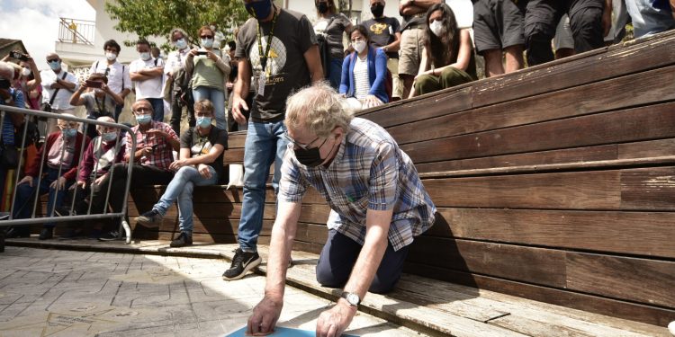 Ian Gibson se une en el festival de Cans a la reivindicación de memoria histórica de Pedro Almodóvar