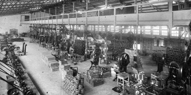 La emblemática firma viguesa Alonarti cumple 100 años