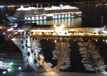 «Iona» y «Marella» amarran en Vigo en la primera doble escala tras la pandemia