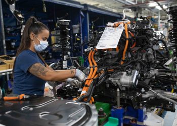 El sistema 2 de Stellantis Vigo no levanta cabeza: su regreso se retrasa al lunes