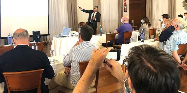 El profesorado de Acacias-Montecastelo, en forma ante el inminente arranque del curso