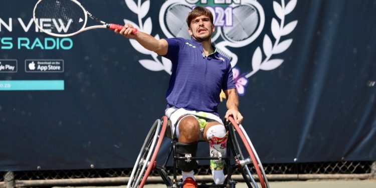 El vigués Martín de la Puente, primer español en disputar el Masters de tenis en silla