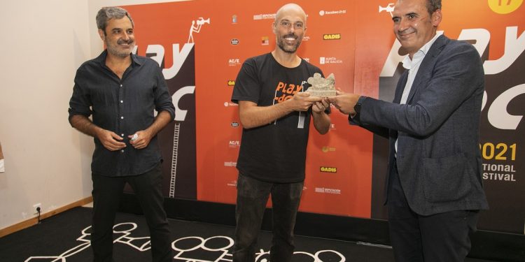 «Esquirlas», Premio Play-Doc 2021; «Os corpos», mellor cinta galega