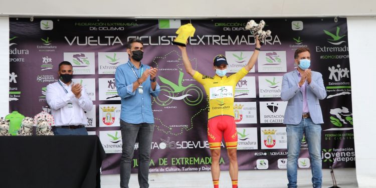 Benjamín Prades, del Vigo-Rías Baixas, gana la Vuelta Ciclista a Extremadura