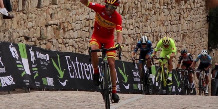 Benjamín Prades da al Vigo-Rías Baixas la segunda etapa y el liderato en Trujillo