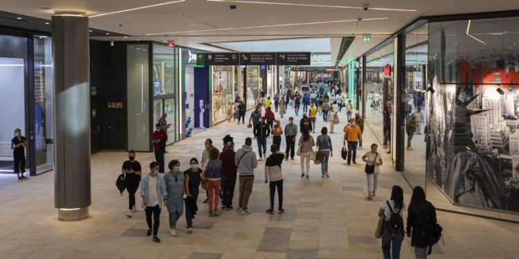 Vialia ya marca el ritmo del corazón de Vigo y programa un mes de conciertos, cine, fútbol y danza