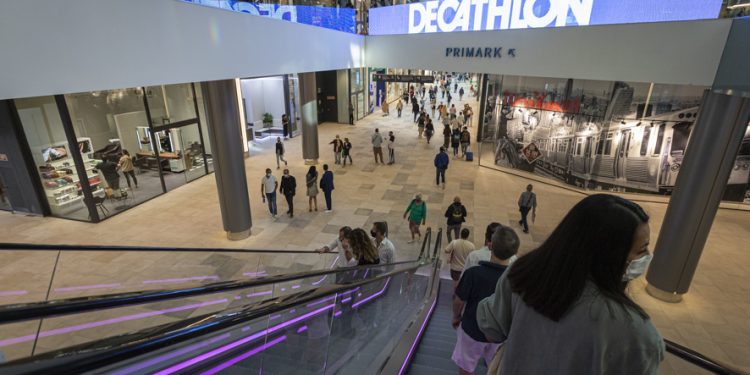 Vialia ya marca el ritmo del corazón de Vigo y programa un mes de conciertos, cine, fútbol y danza