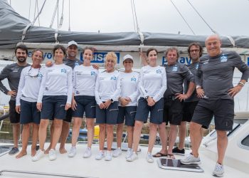 Zarpan desde Vigo las cinco mujeres del Reto Pelayo Vida con rumbo al Círculo Polar