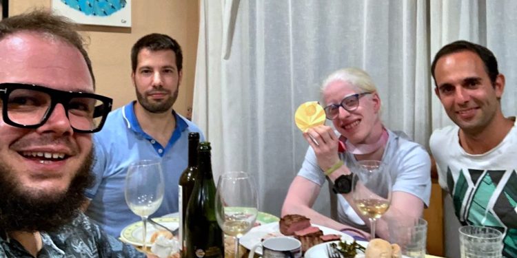 Susana Rodríguez celebra su triunfo con sus amigos