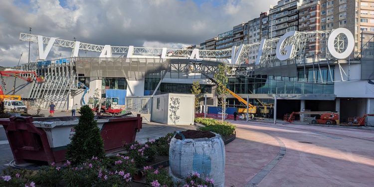 La antigua fachada de la estación servirá de mirador a la plaza de Vialia Vigo