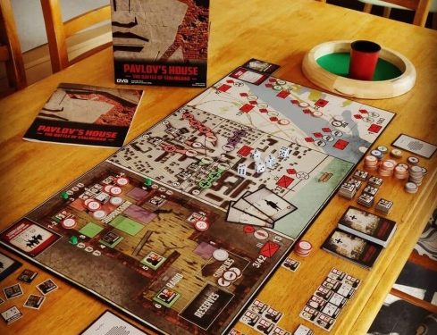 Jugones en el Vigo de la Movida: ¿Volvemos a jugar otra (de tablero y mesa)?