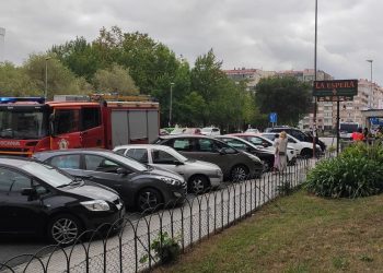 Una olla olvidada al fuego moviliza a los bomberos en Coia