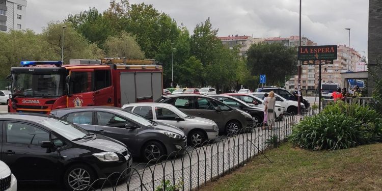 Una olla olvidada al fuego moviliza a los bomberos en Coia