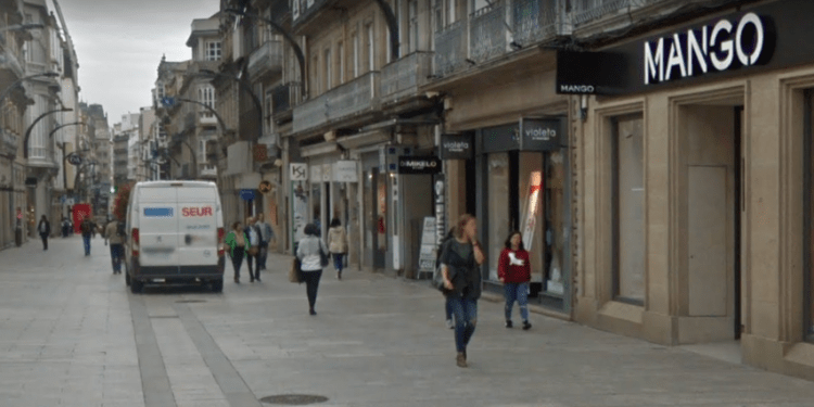 Sorprenden en Vigo a tres menores robando 1.400 euros en productos cosméticos