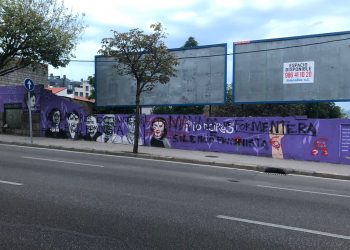Vuelven a atacar el mural feminista de la Gran Vía de Vigo