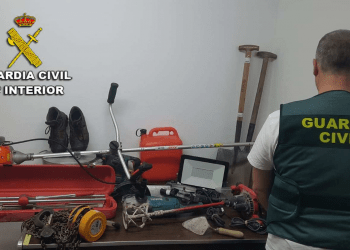 Detenidos dos vigueses por un robo en una casa en Nigrán