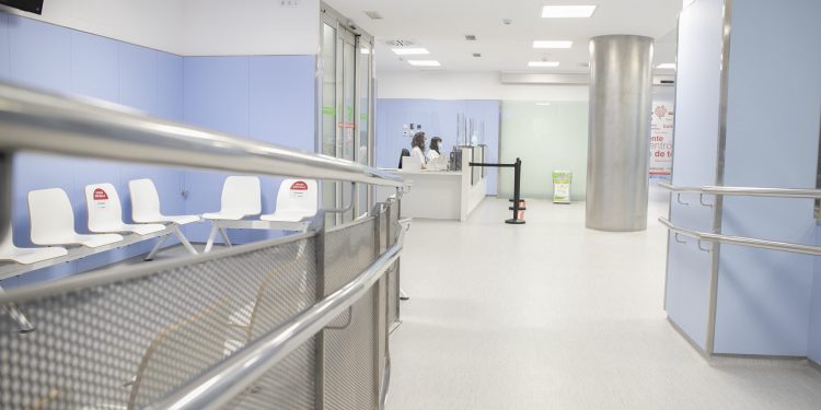 Los hospitales de Vigo aligeran su ocupación por Covid-19 tras cinco días estancados