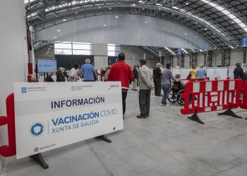 Comienza en Vigo la dispensación de la tercera dosis contra la Covid-19