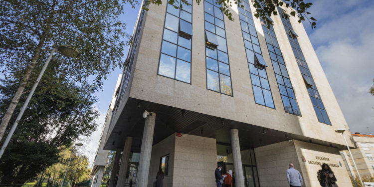 El vigués que intentó matar al amante de su prometida acepta cuatro años de cárcel