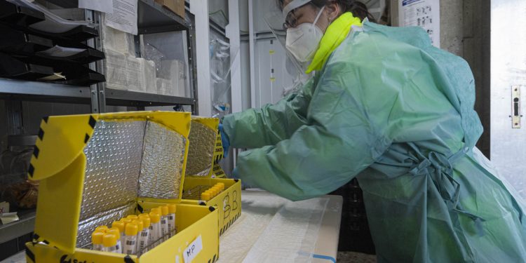 La cifra de enfermos con Covid-19 no encuentra suelo en el área de Vigo: 13 menos en 24 horas