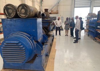 Un «Deutz» de 10 toneladas para unha rotonda do Porriño