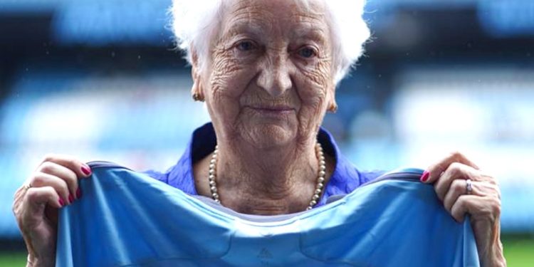 Ovación para Alicia, alma celeste número 1