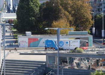 El área sanitaria de Vigo vacía de nuevo la UCI y baja de los 70 casos activos