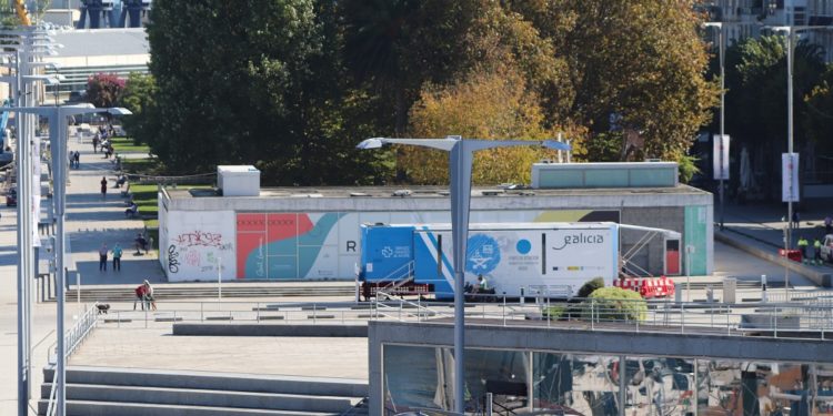 El área sanitaria de Vigo vacía de nuevo la UCI y baja de los 70 casos activos