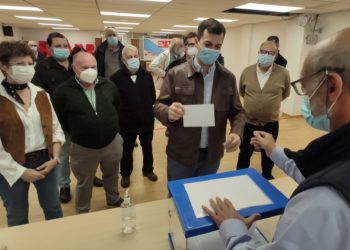 Gonzalo Caballero gana en Vigo pero Formoso se lleva las primarias del PSdeG con un 58,79 %
