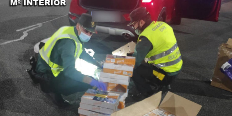 Intervienen más de 1.000 cajetillas de tabaco de contrabando a un conductor de Moaña