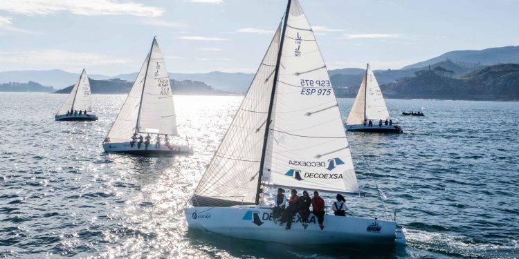 El Dorsia Covirán de Valencia se corona en Baiona