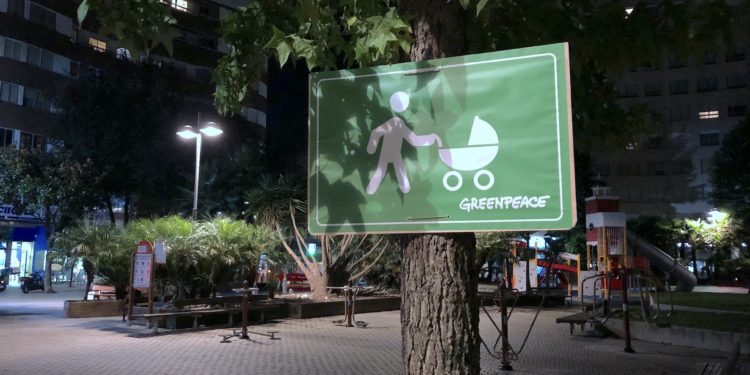 GreenPeace en la Praza da Independencia de Vigo