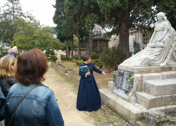 Las visitas teatralizadas al cementerio de Pereiró vuelven con lleno