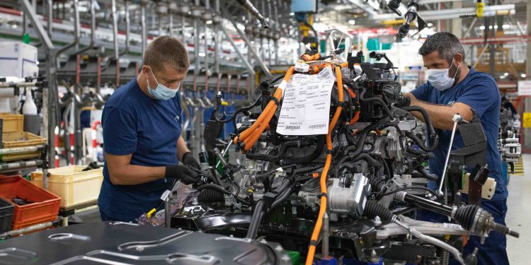 Stellantis Vigo cancela el turno de noche del sistema 2 este viernes y reajusta algunos horarios