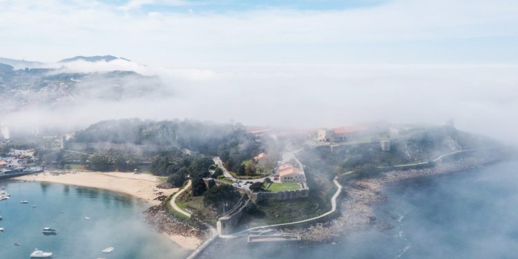 La falta de viento suspende la primera jornada de la Liga Nacional Femenina en Baiona