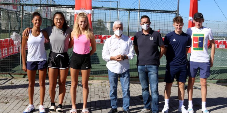 Los número 1 avanzan a segunda ronda en el Vigo Tennis Open de Samil