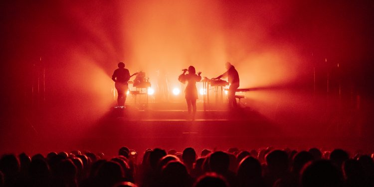 Maria Arnal i Marcel Bagés, trascendencia musical en un Teatro Salesianos lleno