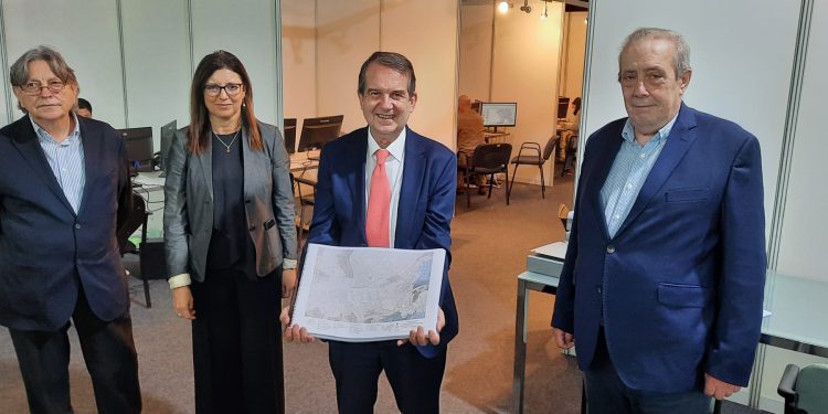 La consulta del nuevo PXOM de Vigo empieza con interés pero sin colas