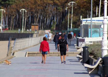 El área sanitaria de Vigo reduce un tercio los casos activos en octubre