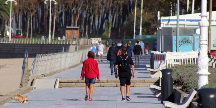 El área sanitaria de Vigo reduce un tercio los casos activos en octubre