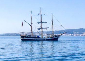 El «Pelican of London» adelanta su llegada y ya luce en Vigo
