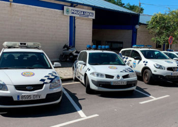 Dous menores de idade, investigados pola queima de varios colectores en Ponteareas