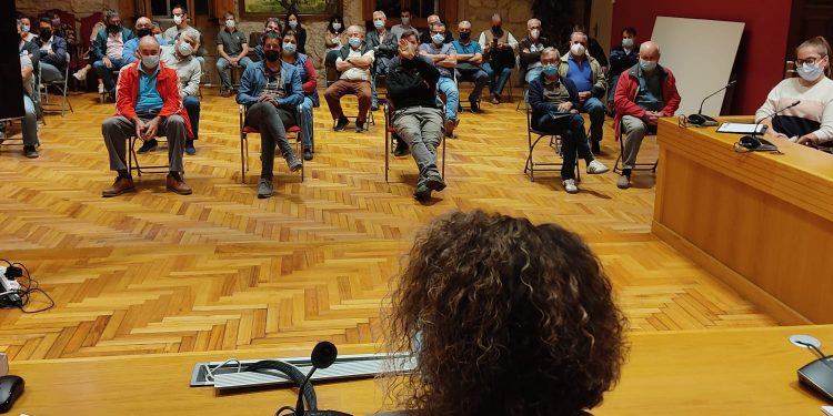 Unha fronte social e política reclama melloras na N-120 e a variante de Ponteareas